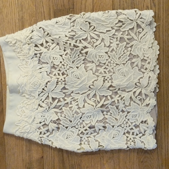 Elie Tahari Dresses & Skirts - EUC Ellie Tahari Bennet Lace Skirt $398 Size 0